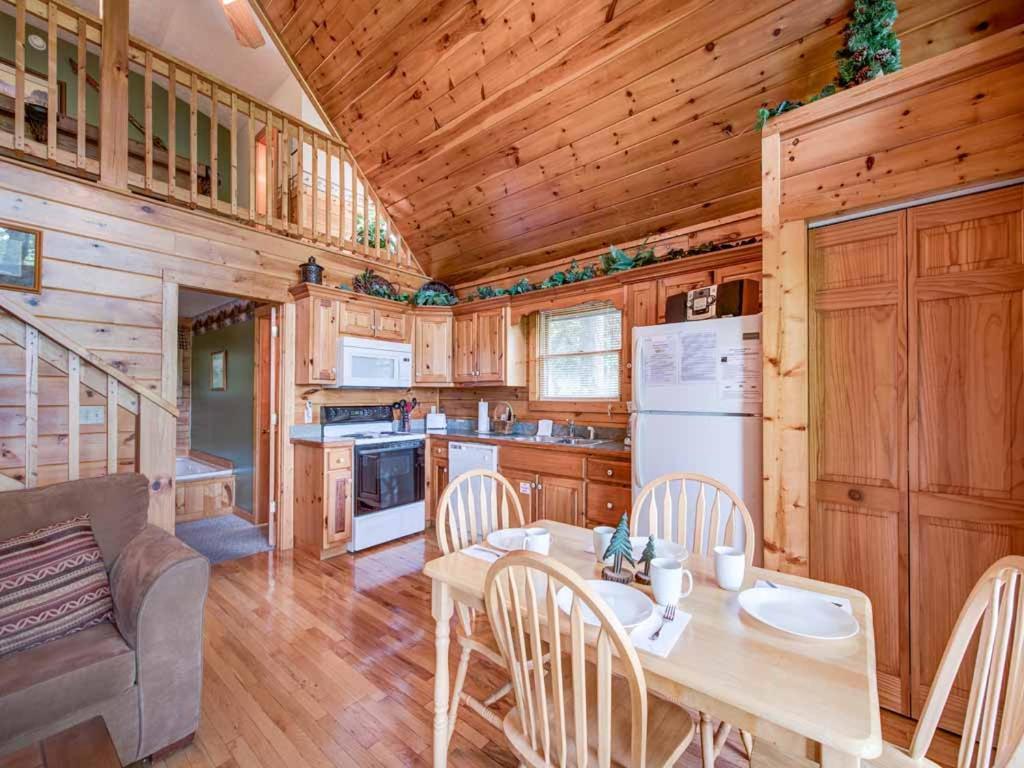 Cubs Cove Villa Gatlinburg Bagian luar foto